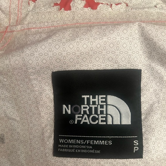 The North Face Alta Vista rain jacket in coral orange - Picture 5 of 10
